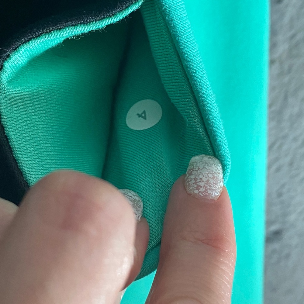 Lululemon Teal Blue Capris Leggings - Picture 4 of 8